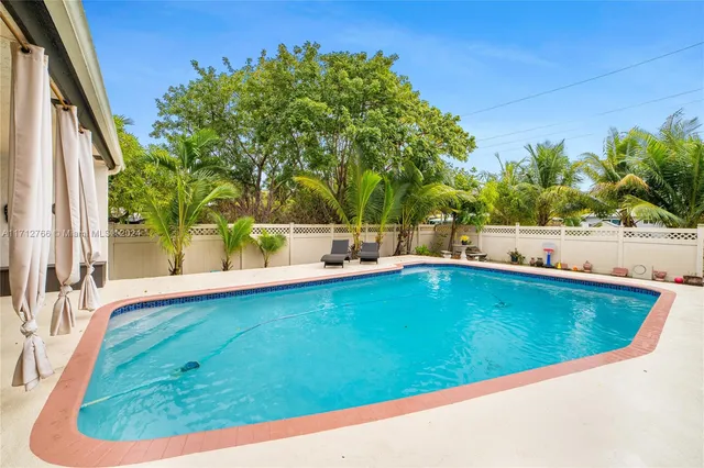 $1,000,000 | 614 Northeast 3rd Street, Dania Beach, FL 33004