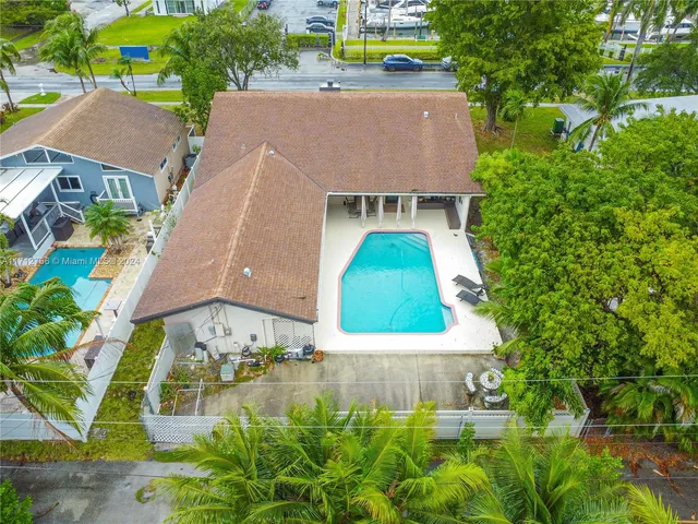 $1,000,000 | 614 Northeast 3rd Street, Dania Beach, FL 33004