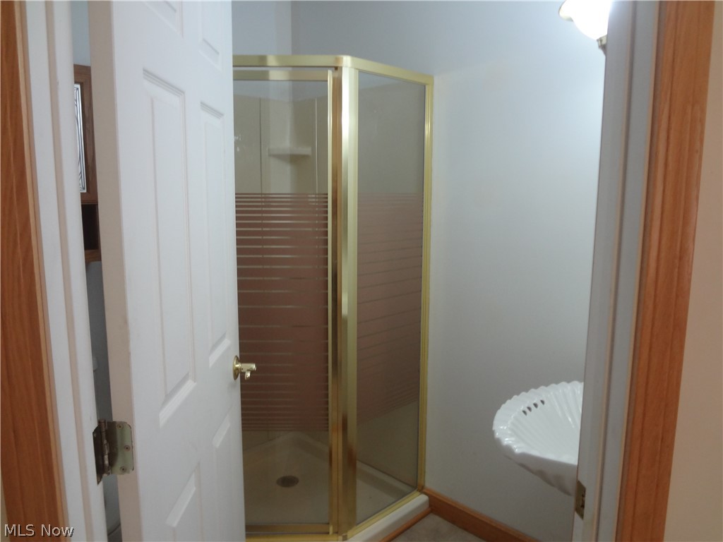 2722 Hallock Young Road Warren, OH 44481 - Photo 19 of 24 Gallery Image 19
