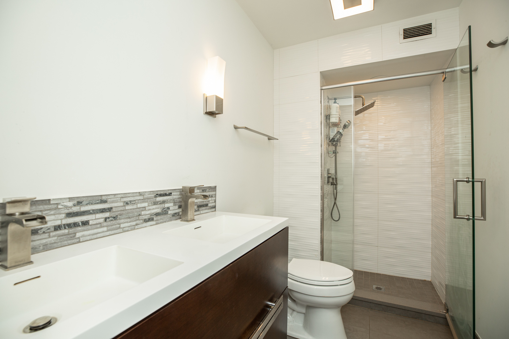 5901 North Sheridan Road, Unit 11C Chicago, IL 60660 - Photo 16 of 32