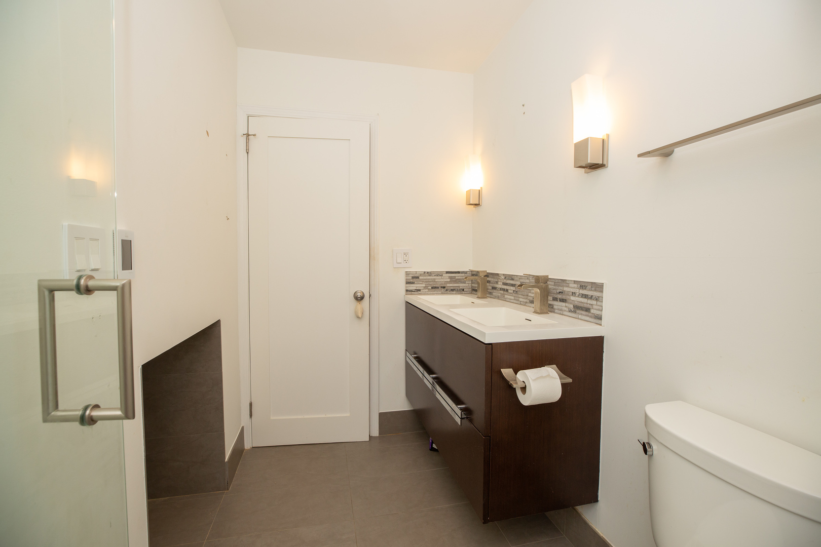 5901 North Sheridan Road, Unit 11C Chicago, IL 60660 - Photo 17 of 32
