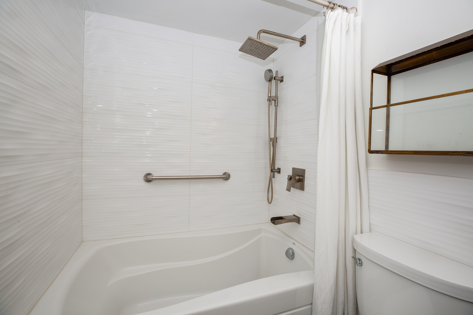 5901 North Sheridan Road, Unit 11C Chicago, IL 60660 - Photo 23 of 32