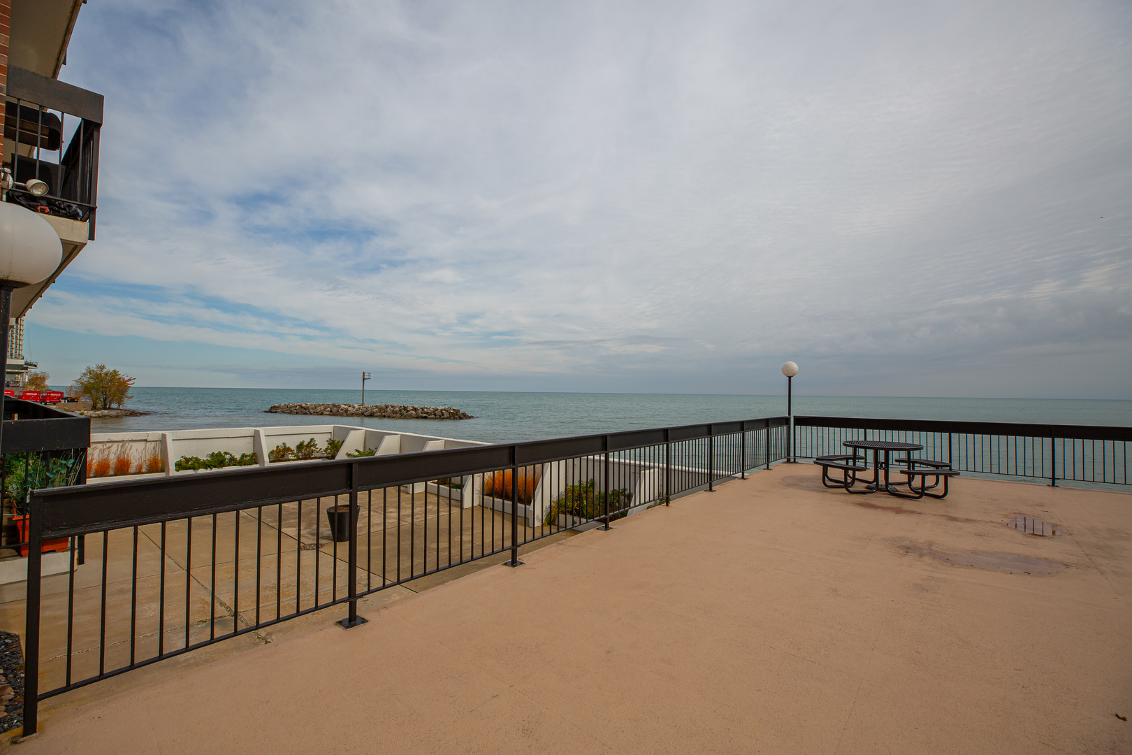 5901 North Sheridan Road, Unit 11C Chicago, IL 60660 - Photo 29 of 32