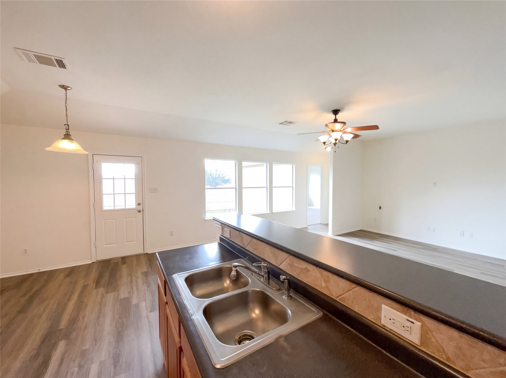 506 Gettysburg Loop Elgin, TX 78621 - Photo 22 of 39