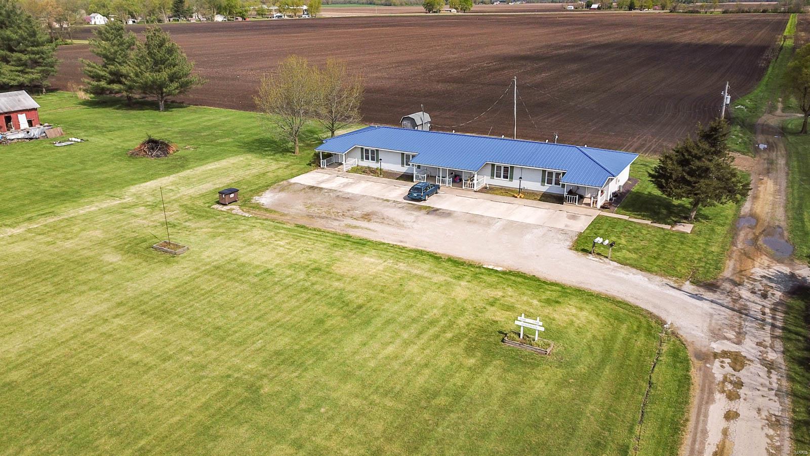 230 Rose Lane Shipman, IL 62685 - Photo 4 of 18
