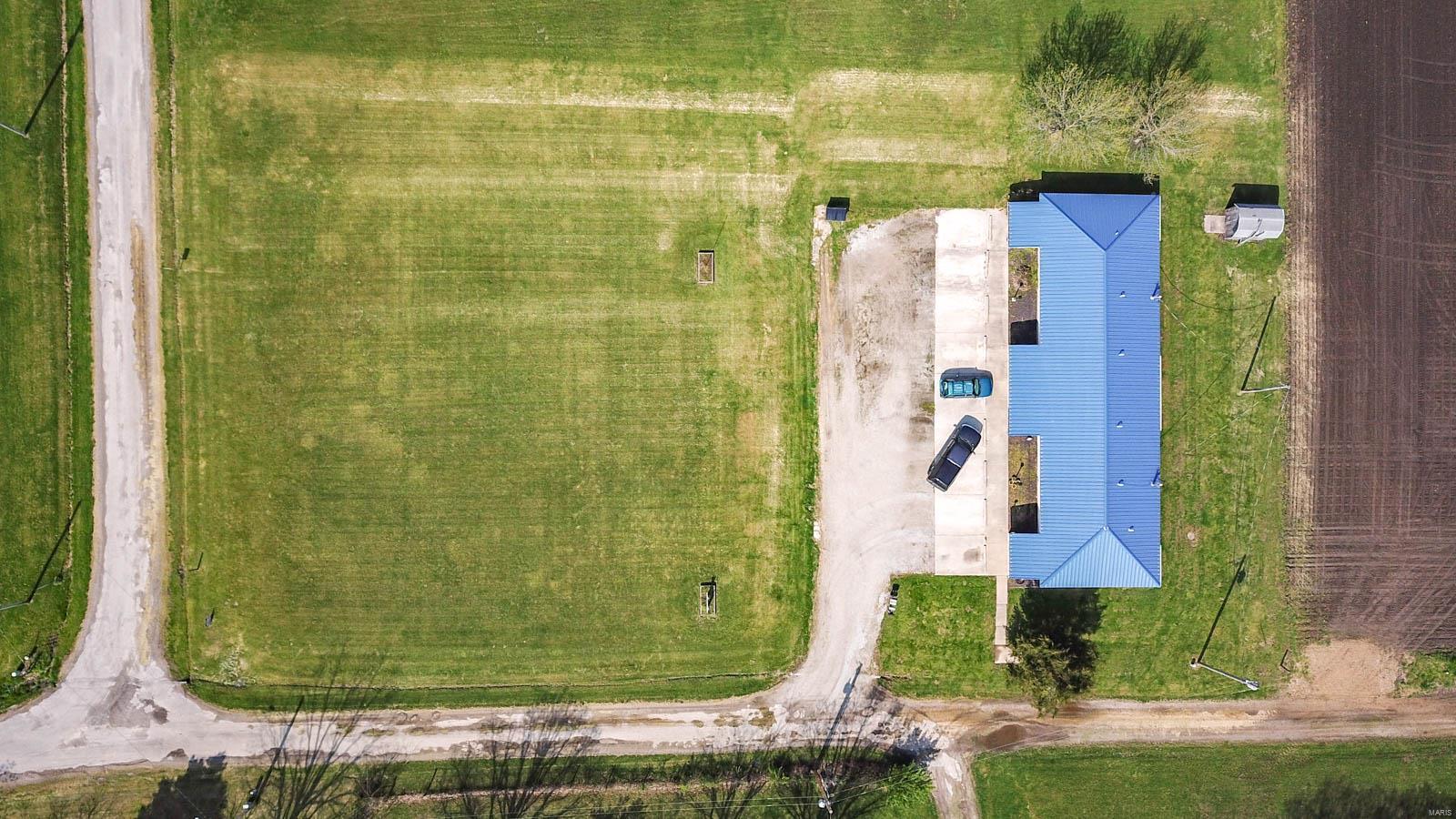 230 Rose Lane Shipman, IL 62685 - Photo 8 of 18