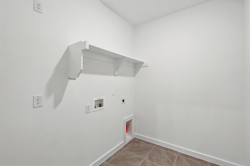 2238 Maple Ridge Drive Van Alstyne, TX 75495 - Photo 5 of 38 Full size washer and dryer hook ups