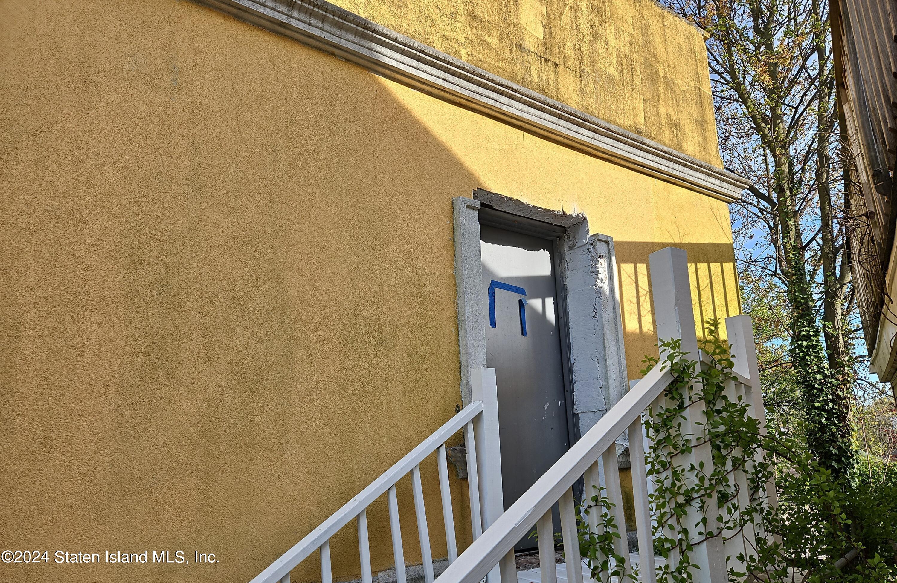 3880 Amboy Road Staten Island, NY 10308 - Photo 2 of 7 3880 Amboy Rd 5