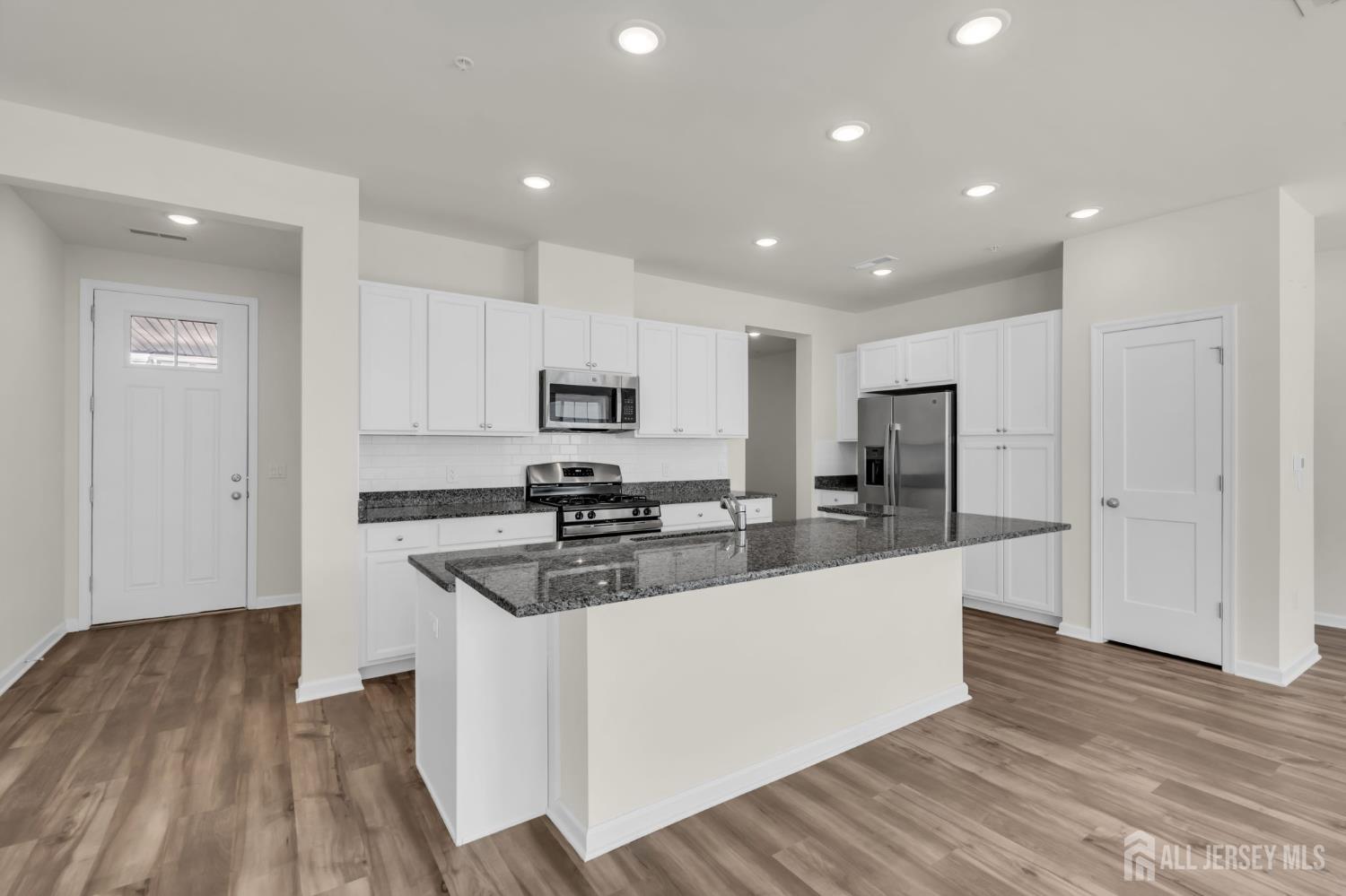 734 Station Road Dunellen, NJ 08812 - Photo 17 of 40 Gallery Image 17