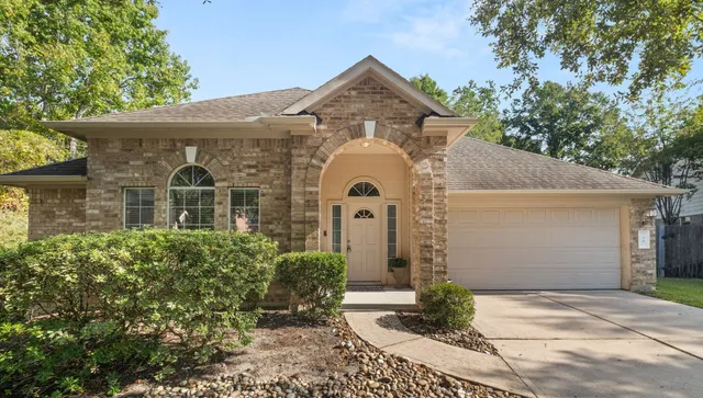 $425,000 | 34 Gilmore Grove Place, The Woodlands, TX 77382