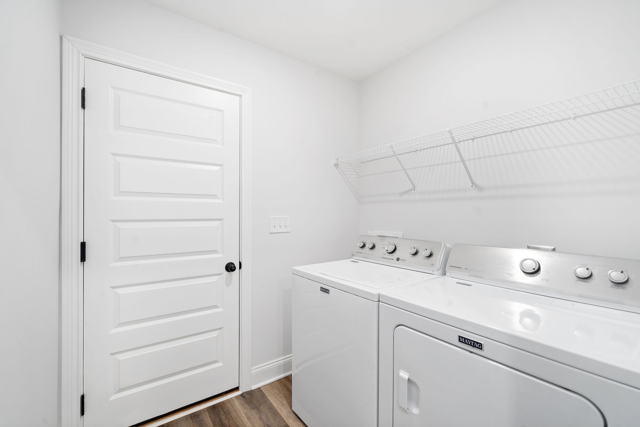 472 Hawkins Road Clarksville, TN 37040 - Photo 17 of 33 a view of utility room with washer and dryer