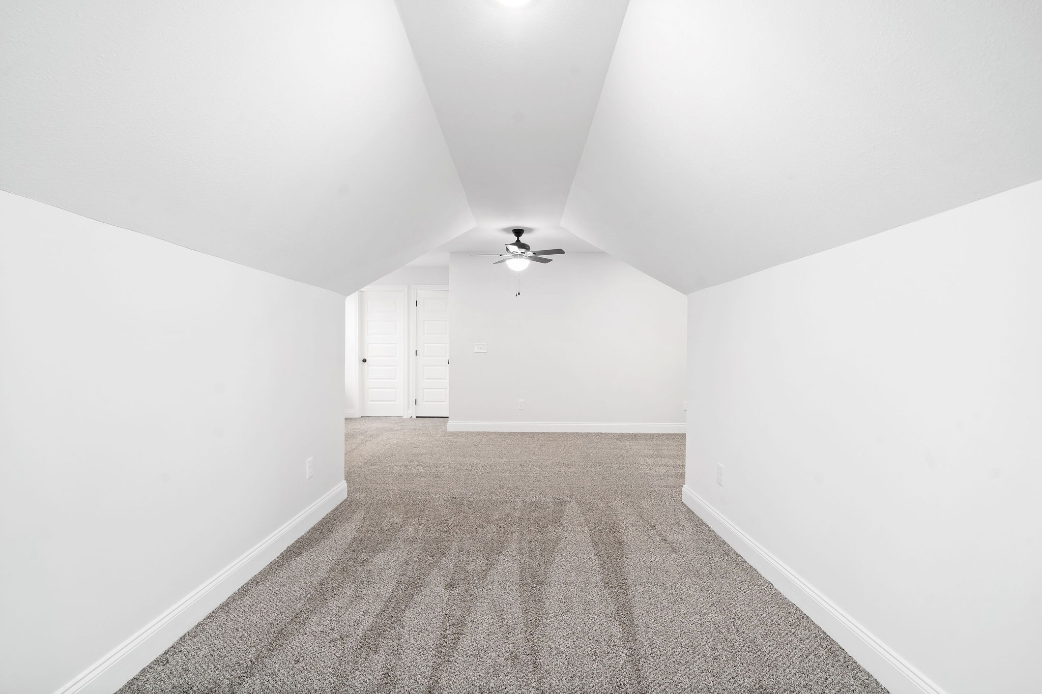 472 Hawkins Road Clarksville, TN 37040 - Photo 27 of 33 a view of a big room with carpet