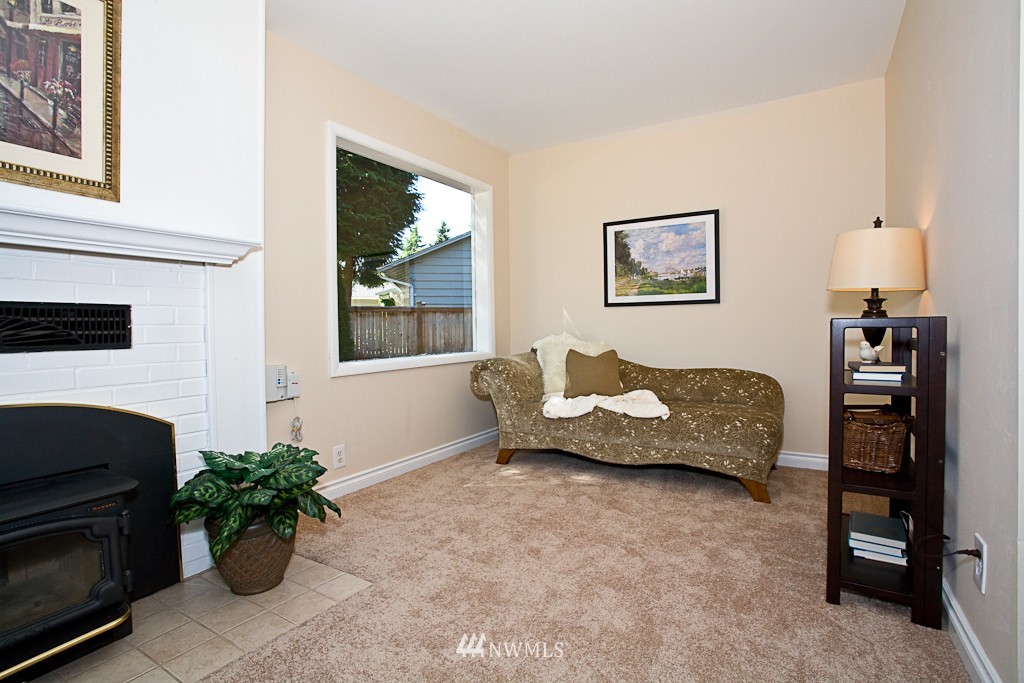 9236 Northeast 193rd Street Bothell, WA 98011 - Photo 4 of 14 Gallery Image 4