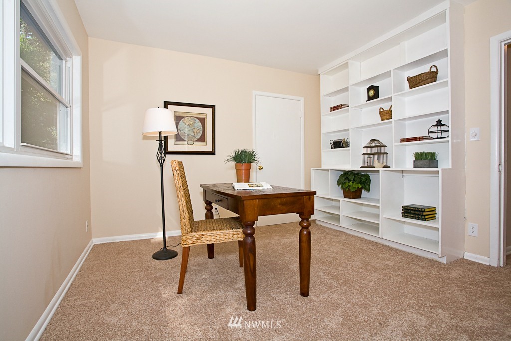 9236 Northeast 193rd Street Bothell, WA 98011 - Photo 8 of 14 Gallery Image 8