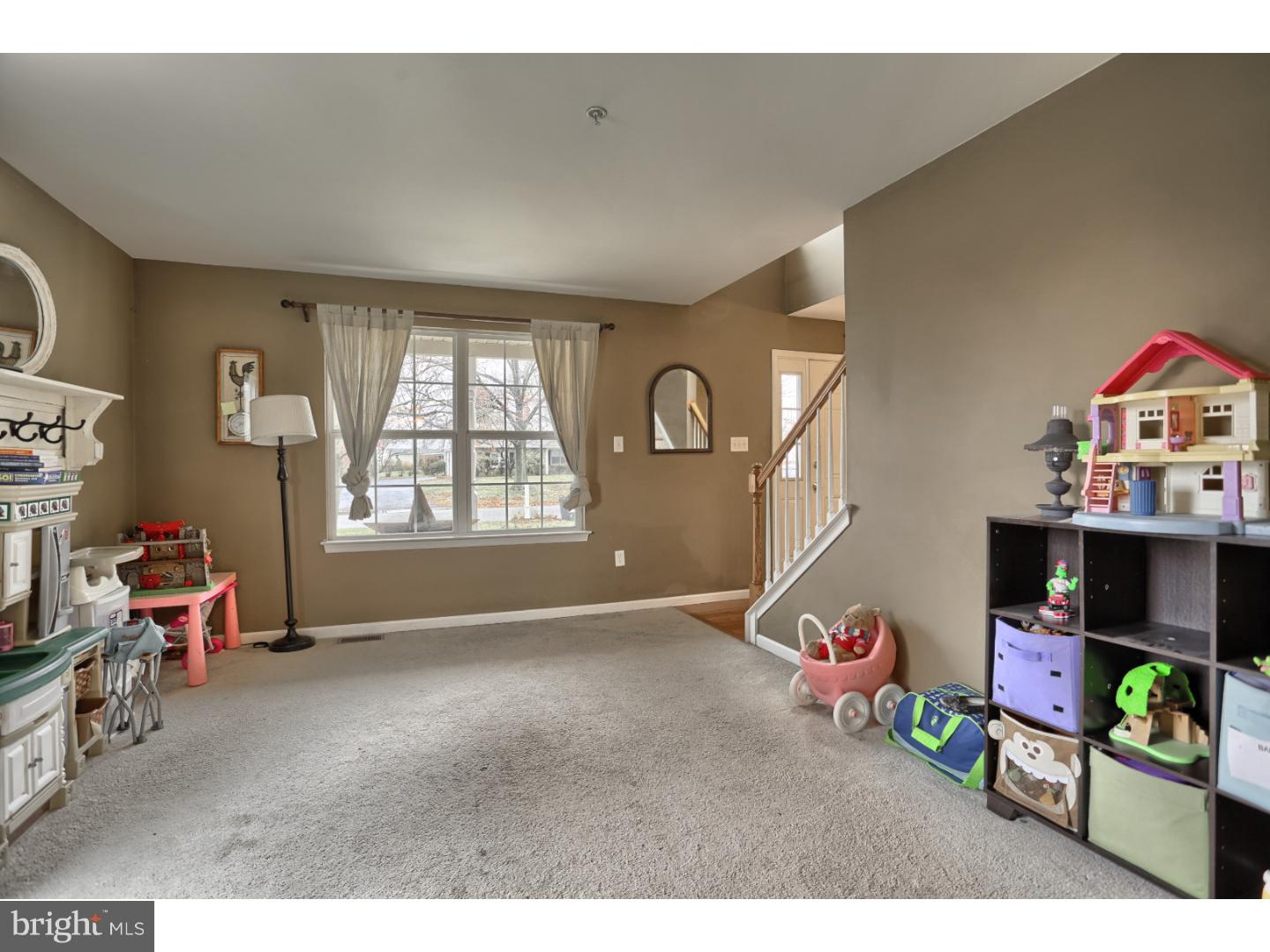 963 Kenny Road Pottstown, PA 19464 - Photo 4 of 25 Gallery Image 4