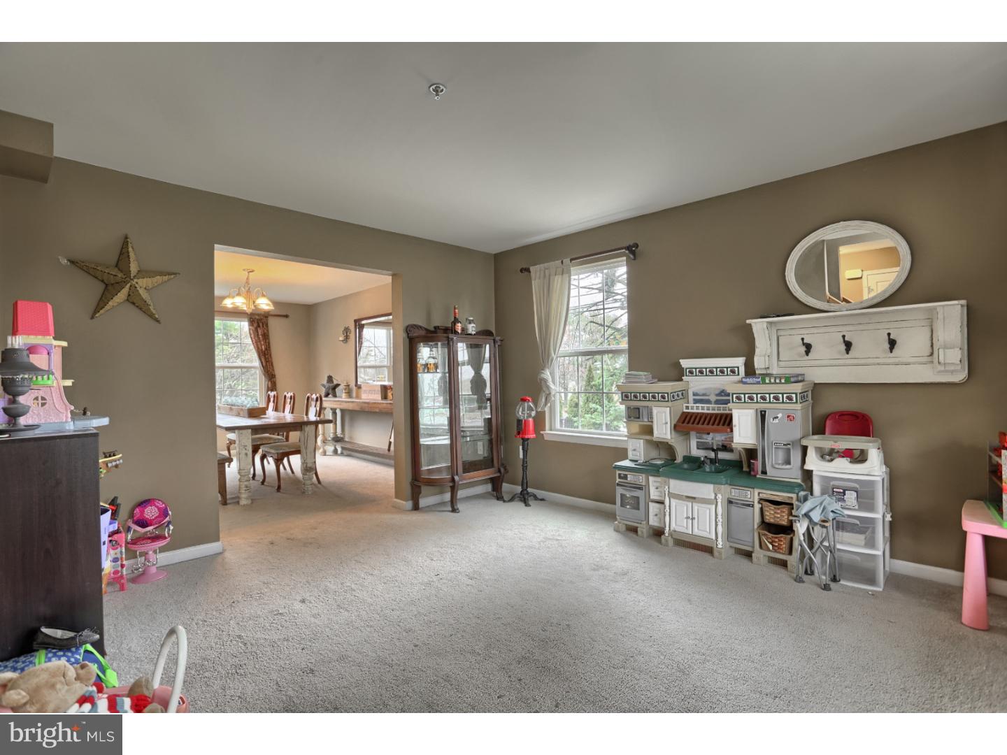 963 Kenny Road Pottstown, PA 19464 - Photo 5 of 25 Gallery Image 5