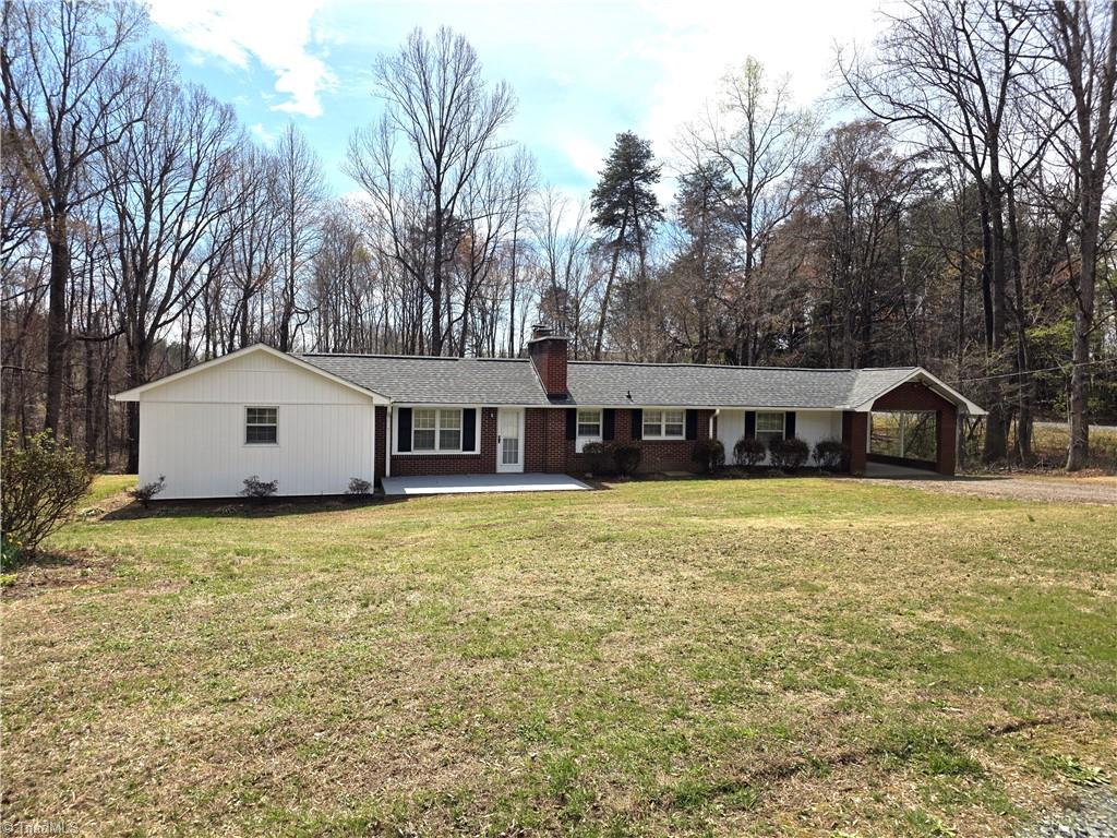 1461 Chestnut Grove Road King, NC 27021 - Photo 2 of 24