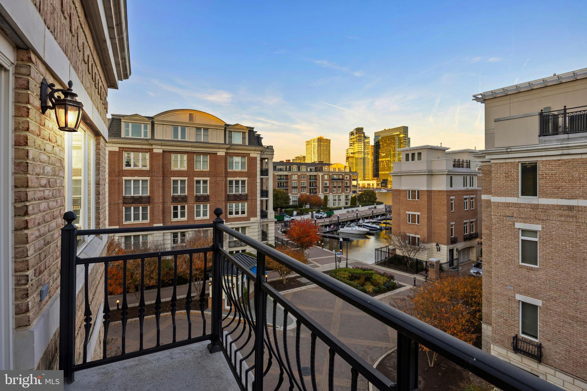 900 Valencia Court, Unit 188 Baltimore, MD 21230 - Photo 33 of 46 a view of a city from a balcony
