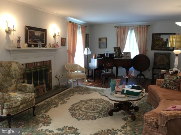 5807 South Deer Run Road Doylestown, PA 18902 - Photo 2 of 10 Living Room