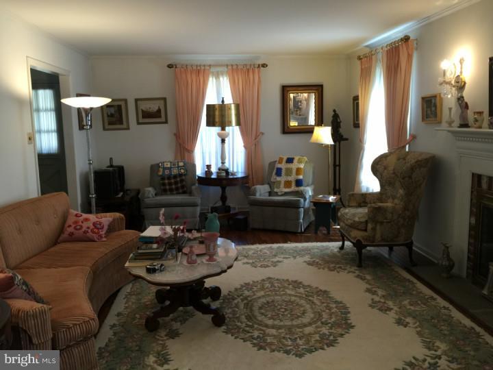 5807 South Deer Run Road Doylestown, PA 18902 - Photo 4 of 10 Living Room