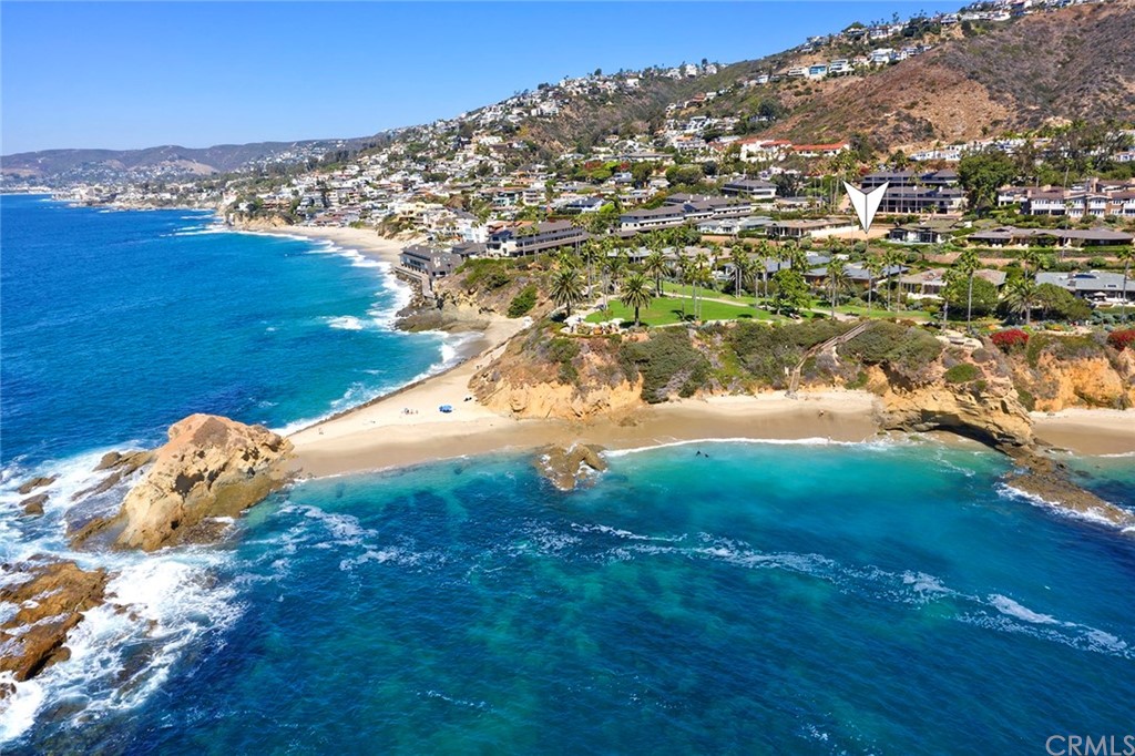 23 Montage Way Laguna Beach, CA 92651 - Photo 31 of 48 a view of a yard