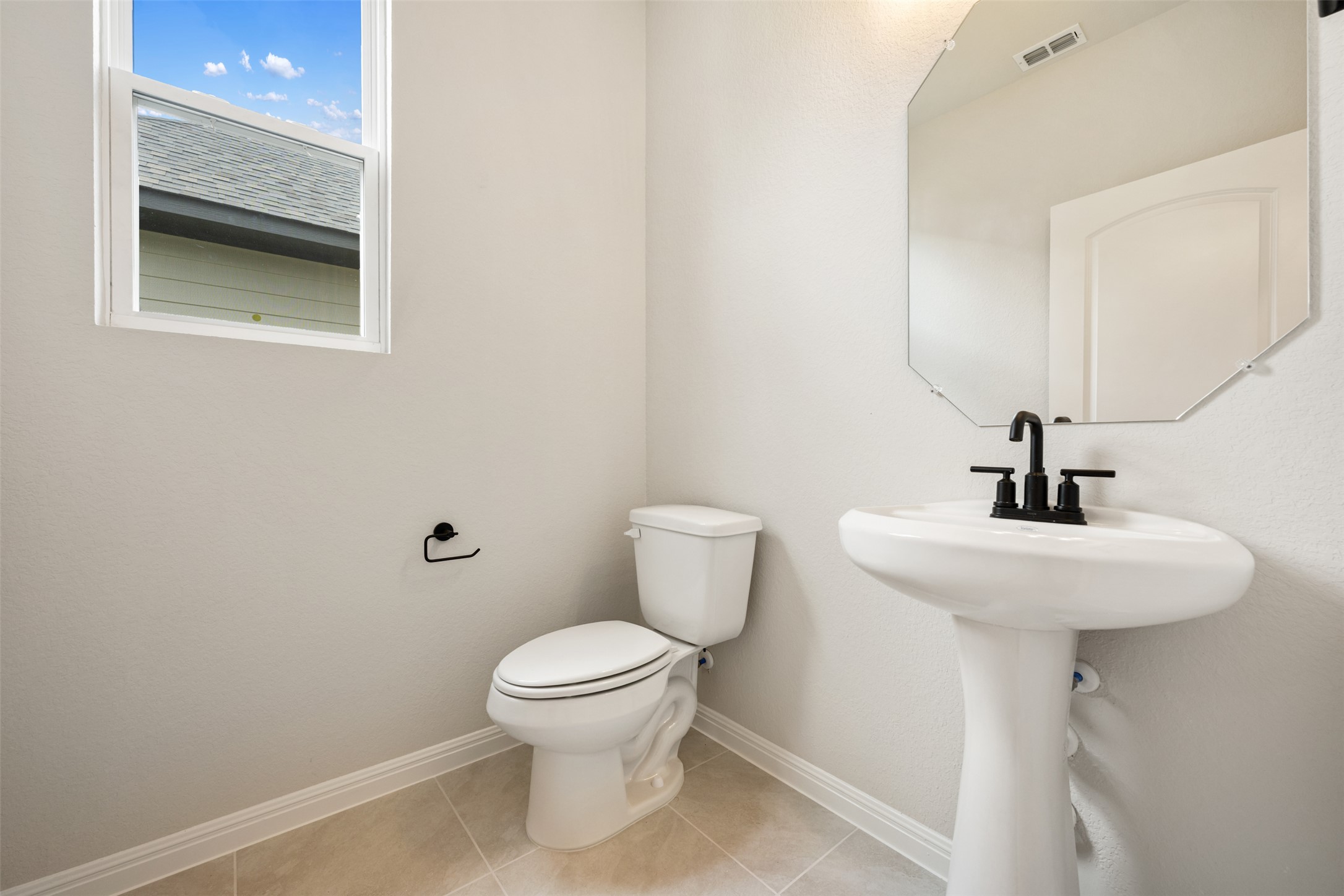 148 Jans Way Georgetown, TX 78626 - Photo 9 of 38