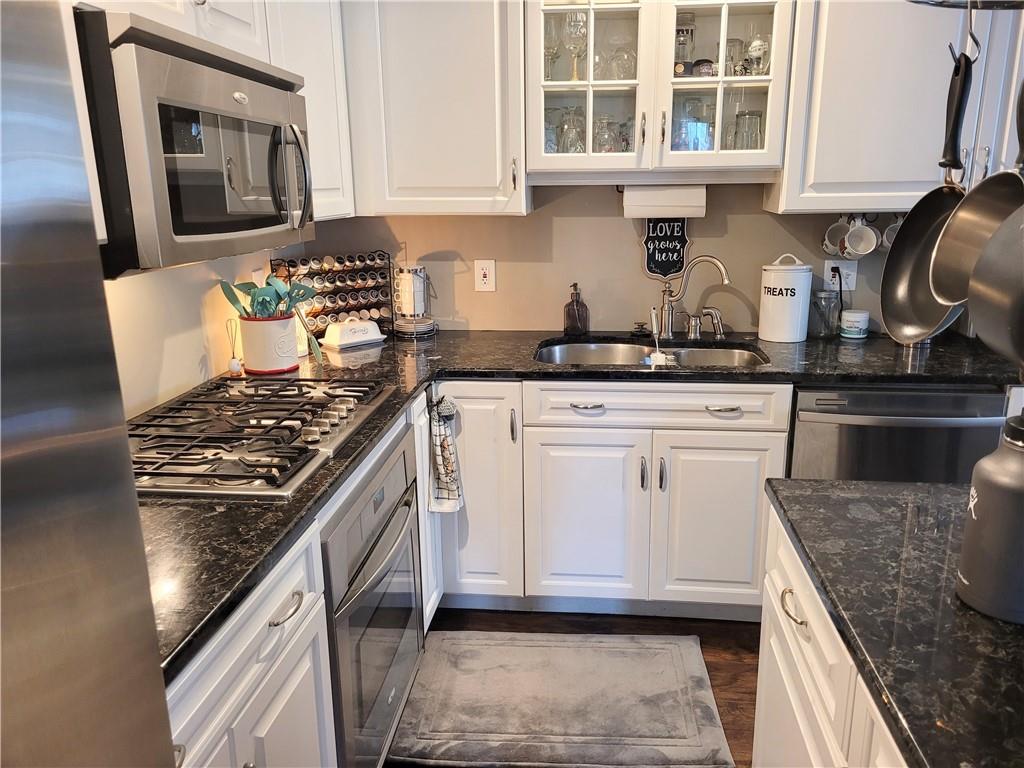 481 Mecklem Avenue Rochester, PA 15074 - Photo 4 of 17