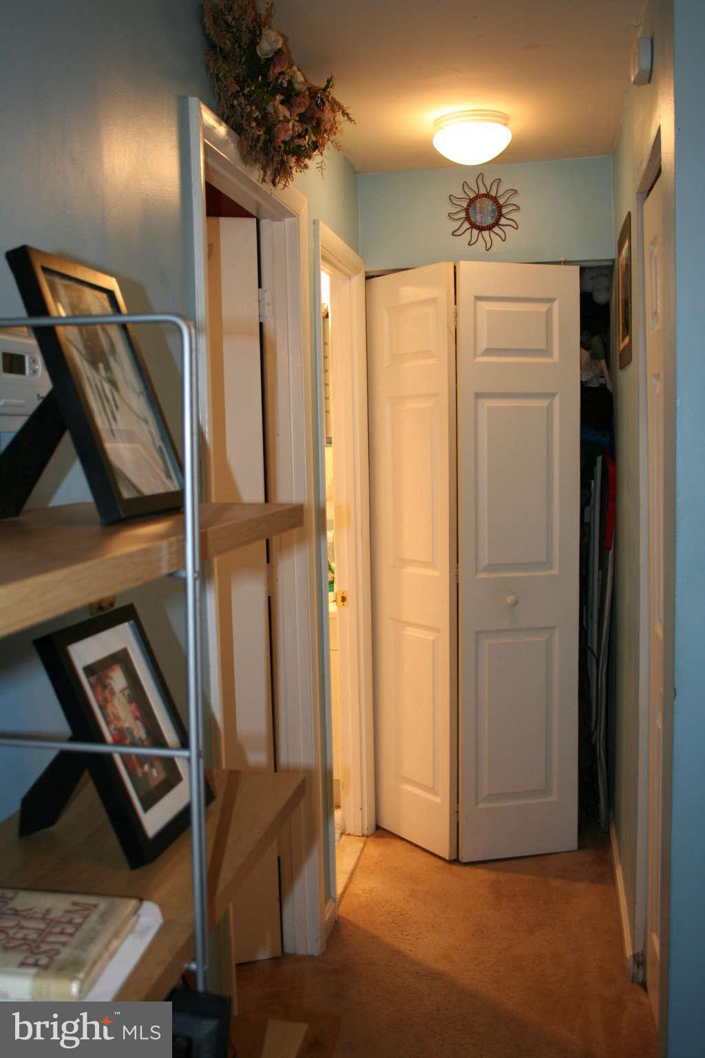 9282 Adelphi Road, Unit 103 Hyattsville, MD 20783 - Photo 6 of 9 Interior (General)