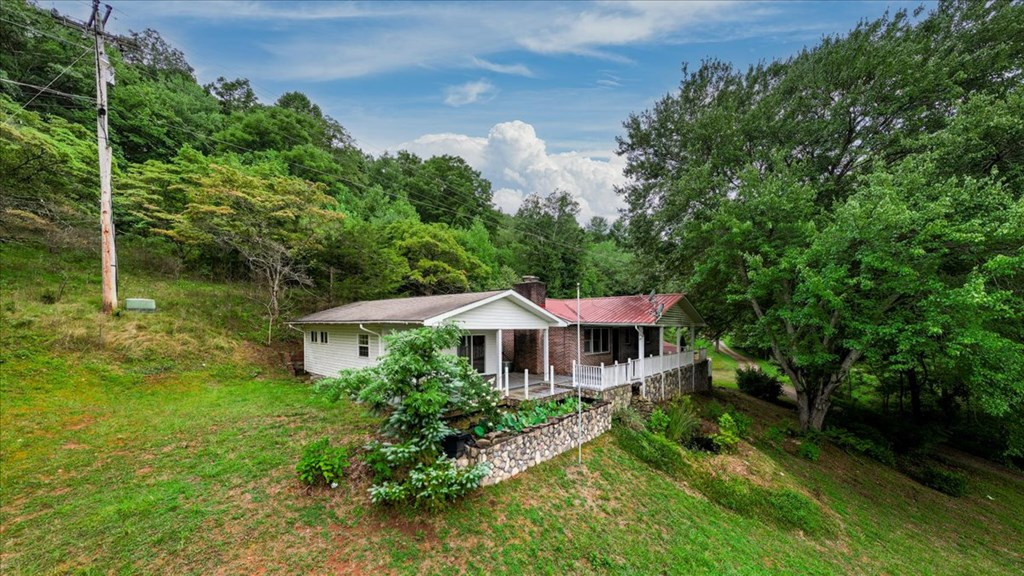 102 Valley View Road Franklin, NC 28734 - Photo 2 of 43 Gallery Image 2
