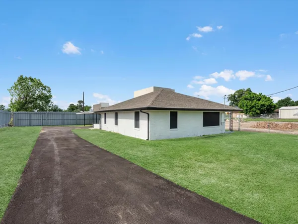 $1,900 | 12922 McNair Street, Houston, TX 77015