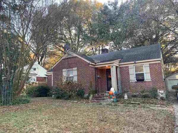 $1,250 | 1027 Waring Road, Memphis, TN 38122