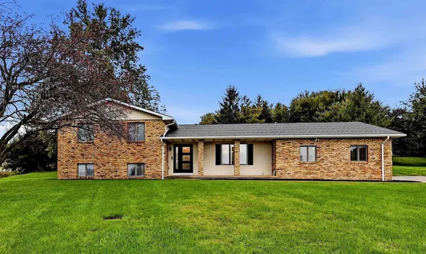 $479,000 | 15153 Lore Oaks Court, Dubuque, IA 52002