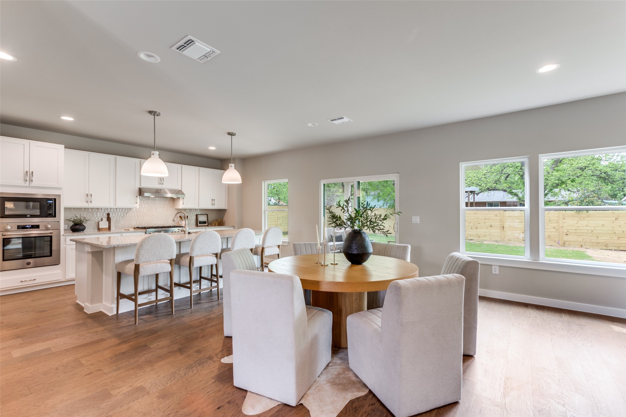 8012 Gault Street Austin, TX 78757 - Photo 17 of 47