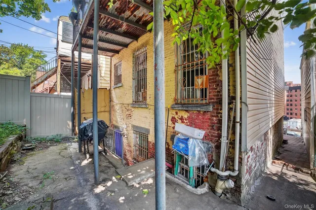 a car parked in front of a house