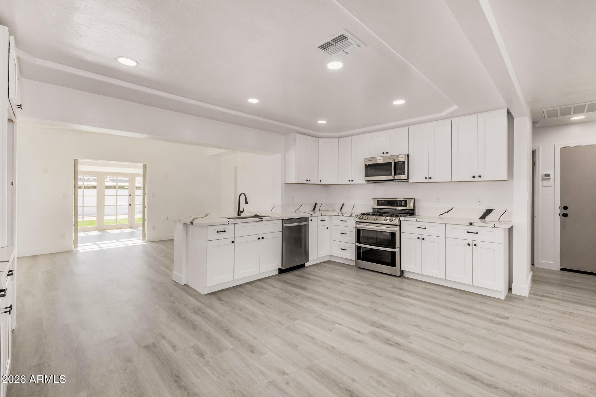 1647 West Villa Rita Drive Phoenix, AZ 85023 - Photo 9 of 59 Kitchen