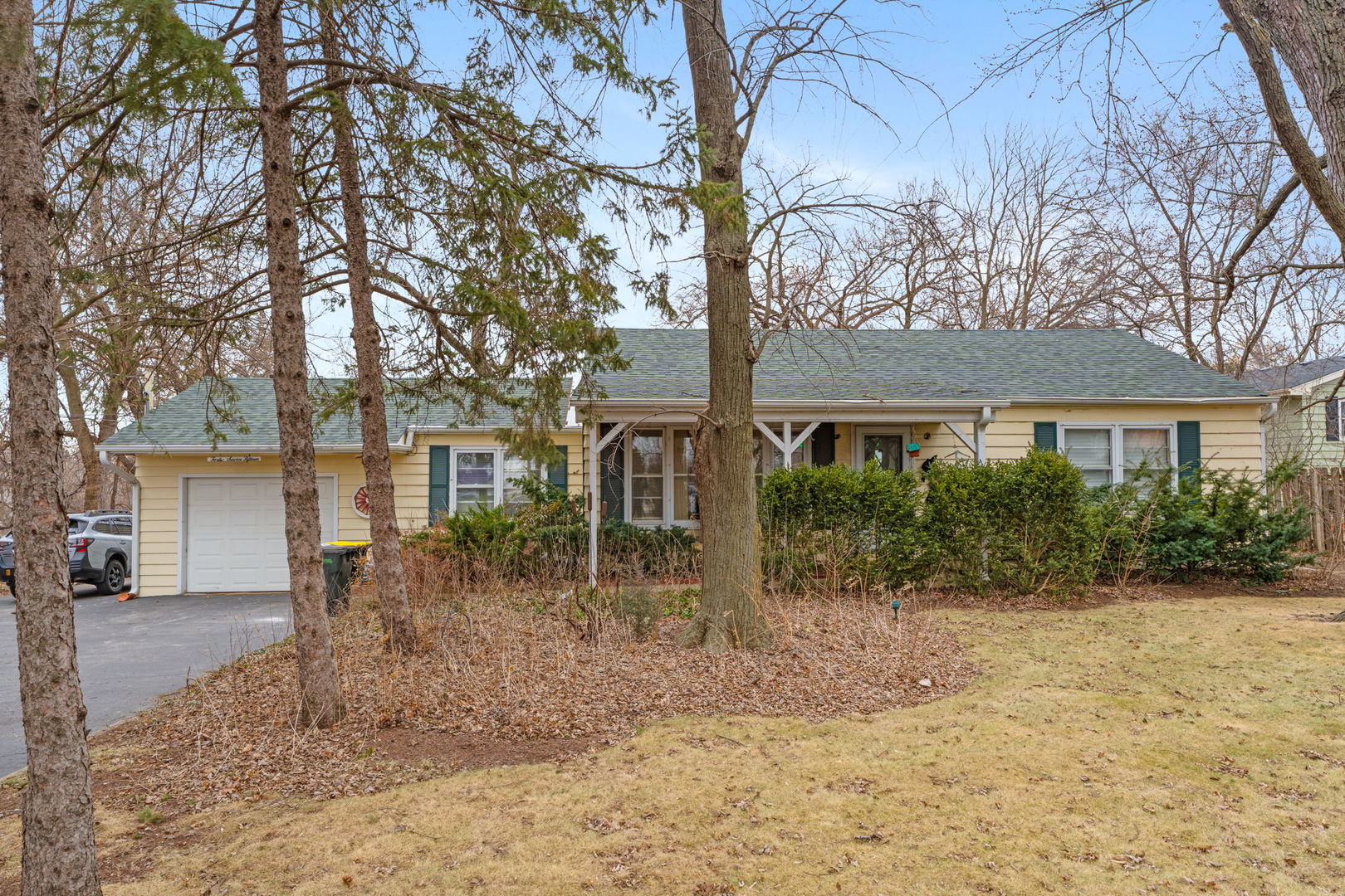 4715 West Crystal Lake Road McHenry, IL 60050 - Photo 1 of 32