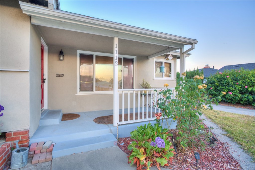 1112 Riedel Avenue Fullerton, CA 92831 - Photo 2 of 33