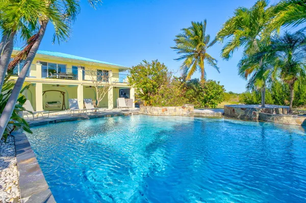 $2,699,000 | 1233 Ave A, Big Pine Key, FL 33043