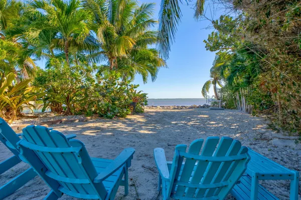$2,699,000 | 1233 Ave A, Big Pine Key, FL 33043