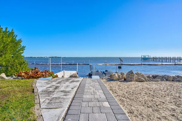 $2,699,000 | 1233 Ave A, Big Pine Key, FL 33043