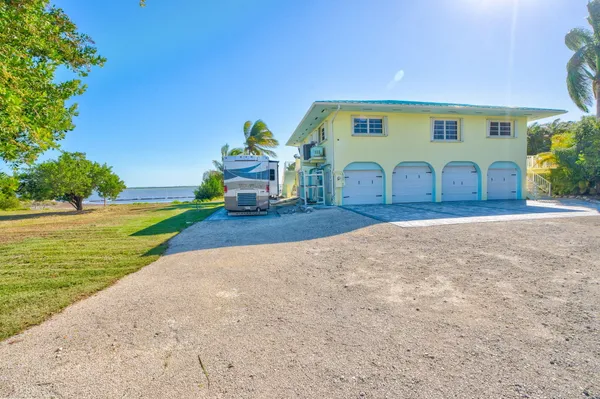 $2,699,000 | 1233 Ave A, Big Pine Key, FL 33043
