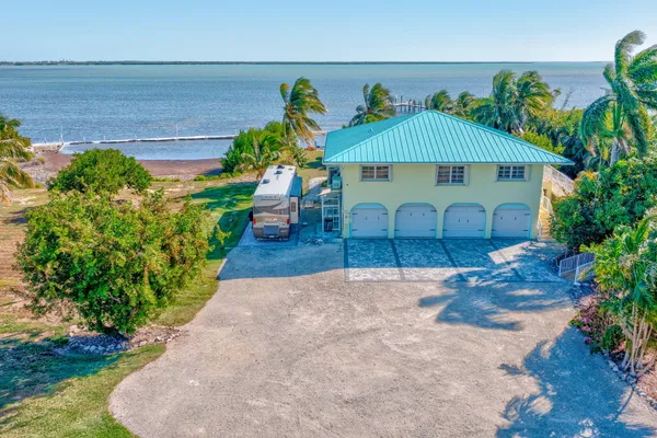 $2,699,000 | 1233 Ave A, Big Pine Key, FL 33043