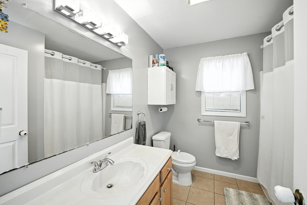 56 Clayton Street Springfield, MA 01107 - Photo 15 of 31 Gallery Image 15