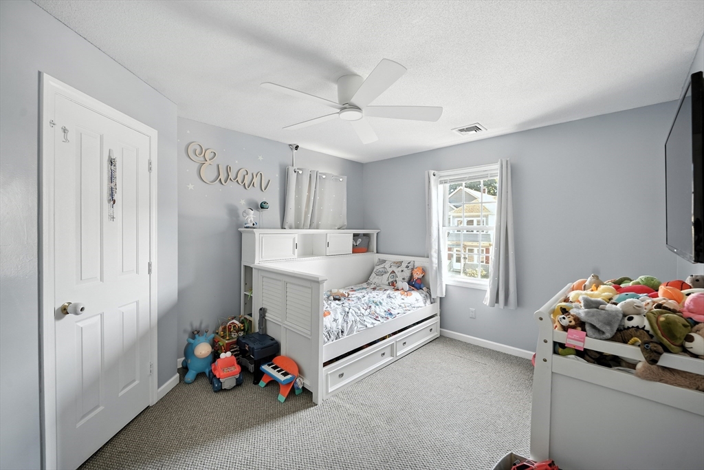 56 Clayton Street Springfield, MA 01107 - Photo 21 of 31 Gallery Image 21