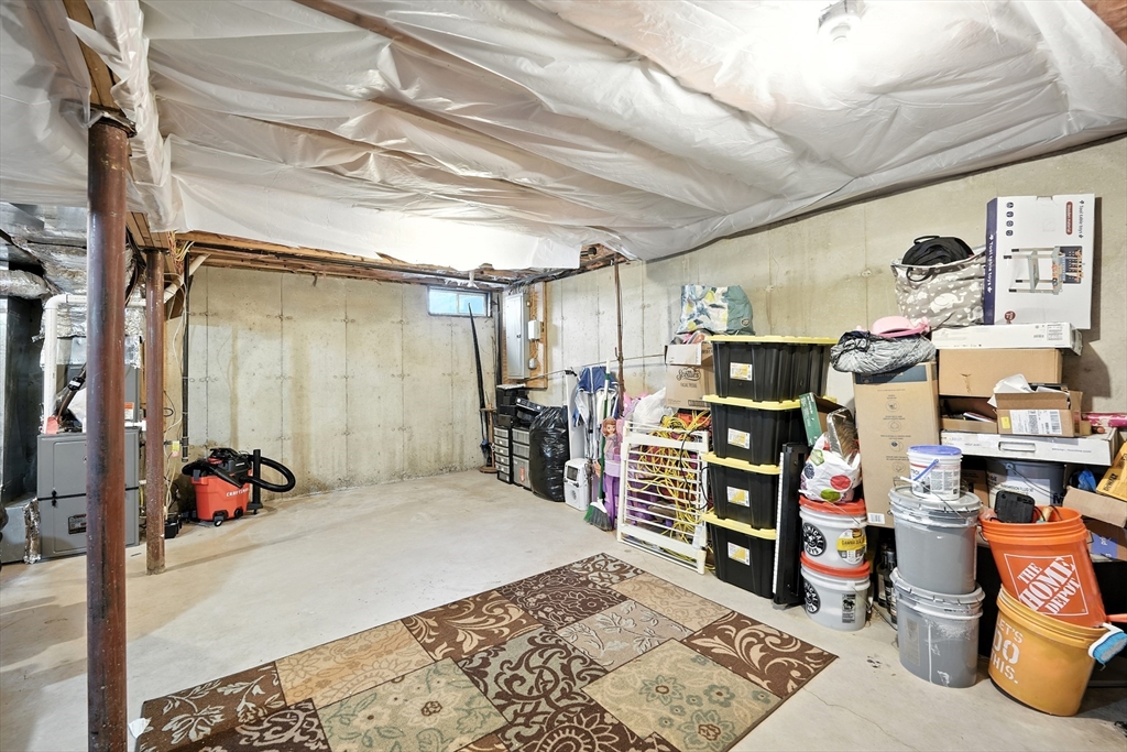 56 Clayton Street Springfield, MA 01107 - Photo 24 of 31 Gallery Image 24