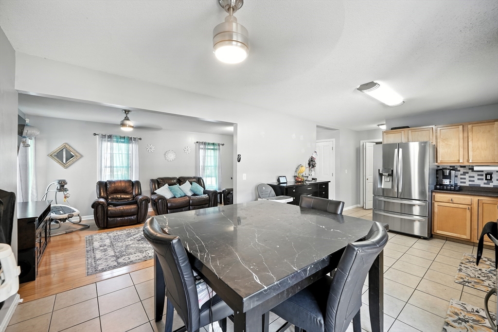 56 Clayton Street Springfield, MA 01107 - Photo 10 of 31 Gallery Image 10