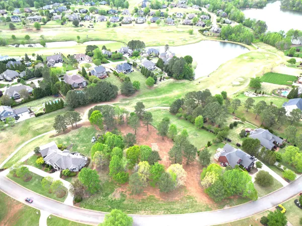 $250,000 | 725 East Long Bay Drive, Inman, SC 29349