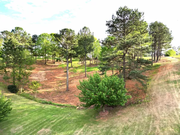 $250,000 | 725 East Long Bay Drive, Inman, SC 29349