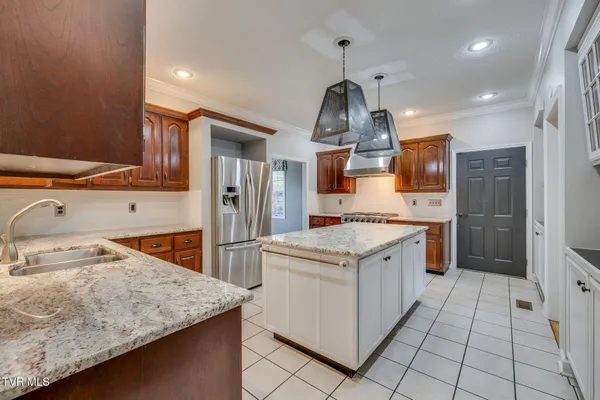 $595,000 | 1001 Fiddlers Way, Kingsport, TN 37664