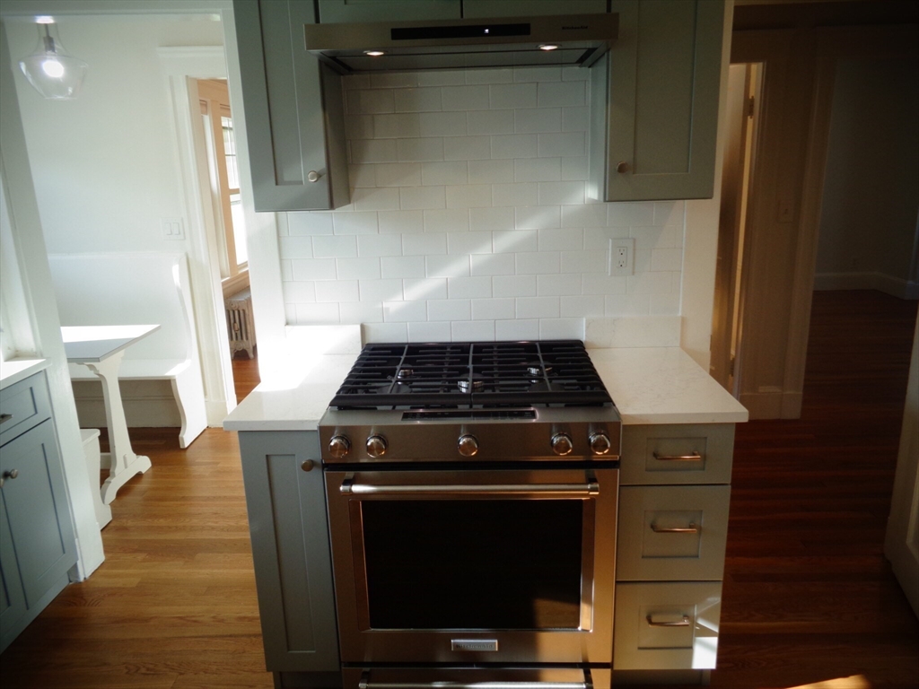 13 Clarendon Road, Unit 2 Belmont, MA 02478 - Photo 3 of 26